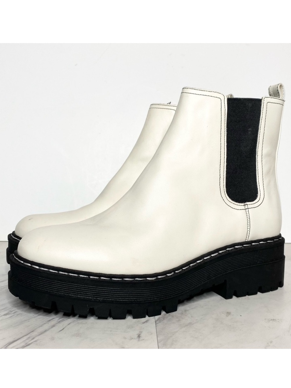 New! Marc Fisher Padmia Lug Sole White Leather Boot 10M
